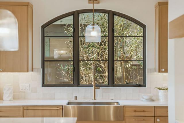 Detail Gallery Image 17 of 72 For 8341 La Jolla Scenic Dr, La Jolla,  CA 92037 - 5 Beds | 5/1 Baths