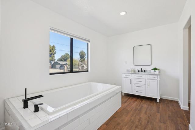 Detail Gallery Image 18 of 47 For 9242 E Avenue T 2, Littlerock,  CA 93543 - 4 Beds | 3 Baths