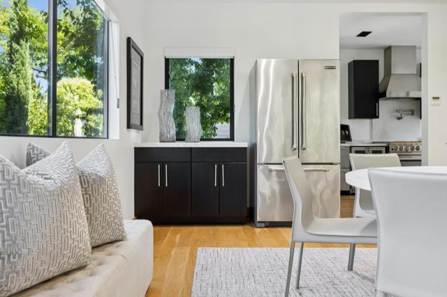 33 Highland Avenue, Burlingame CA: https://media.crmls.org/mediaz/5ab86bc3-5538-4d27-abfa-560f1520c566.jpg