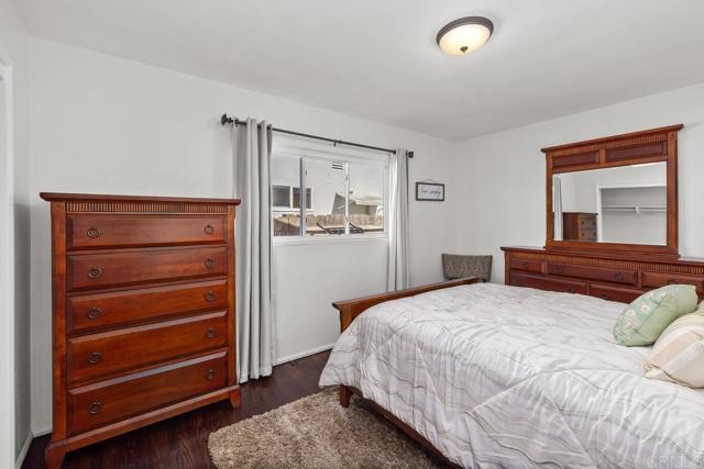 852 5th Street, Imperial Beach CA: https://media.crmls.org/mediaz/5ab8aad4-da22-46fe-9d25-e6f666ba0386.jpg