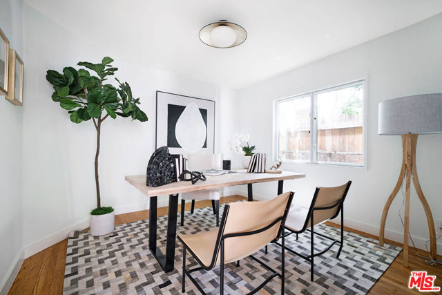 363 N Kings Road, Los Angeles CA: https://media.crmls.org/mediaz/5ab8f894-04a1-434c-b3a3-3deeafbb65f1.jpg