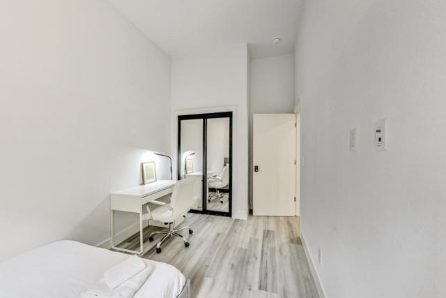 811 Oak Street, San Francisco CA: https://media.crmls.org/mediaz/5ab9ed0e-fb87-4960-a4eb-824945ee21fb.jpg