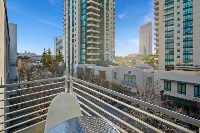 101 Market St, San Diego, California 92101, 1 Bedroom Bedrooms, ,1 BathroomBathrooms,Condominium,For Sale,Market St,240029020SD