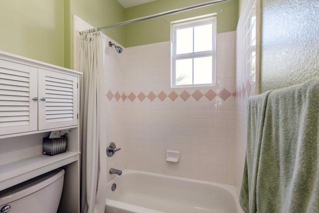 8810 Zinnia Street, Gilroy CA: https://media.crmls.org/mediaz/5aba5e3e-a712-446d-878d-26c6ec05b715.jpg