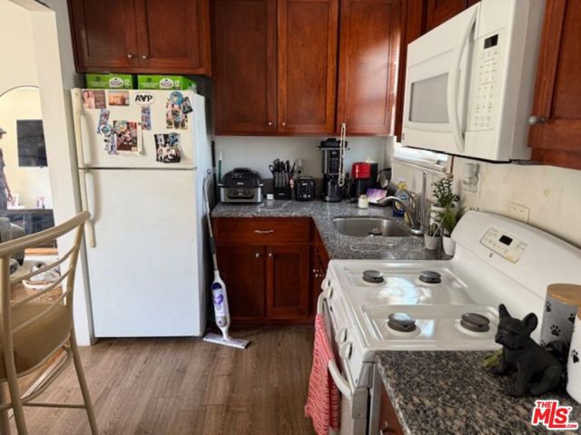 1300 W 218th Street, Torrance CA: https://media.crmls.org/mediaz/5abb92da-f0ed-4922-a214-8d5233c66a45.jpg