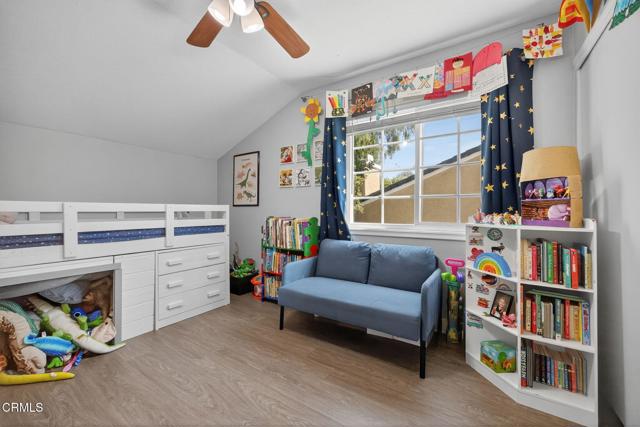 1430 Clayton Way, Simi Valley CA: https://media.crmls.org/mediaz/5abba40a-b7d9-42d4-8b9b-807c57e71a9d.jpg
