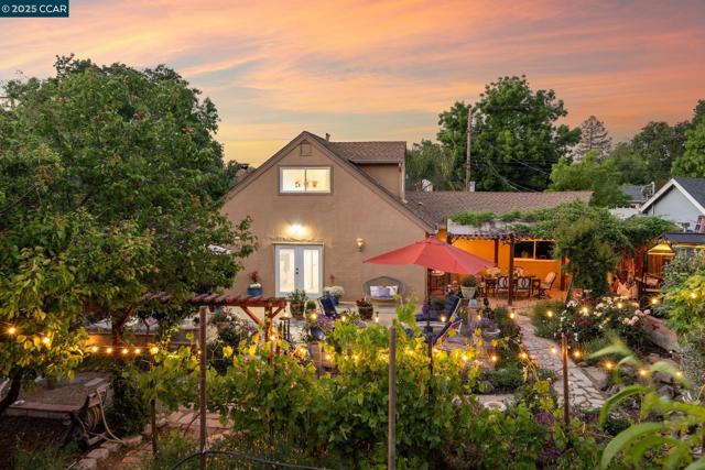 4218 Cobblestone Dr, Concord CA: https://media.crmls.org/mediaz/5abbbf36-9544-4fcf-88be-341b9ef84641.jpg