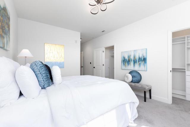 733 E Evelyn Avenue, Sunnyvale CA: https://media.crmls.org/mediaz/5abbd7f7-7081-49f0-9f6a-bce84a150a3a.jpg