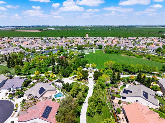 2671 Glen Echo Lane, Manteca CA: https://media.crmls.org/mediaz/5abbf0cb-bcc9-4309-97bd-e36425e229ab.jpg