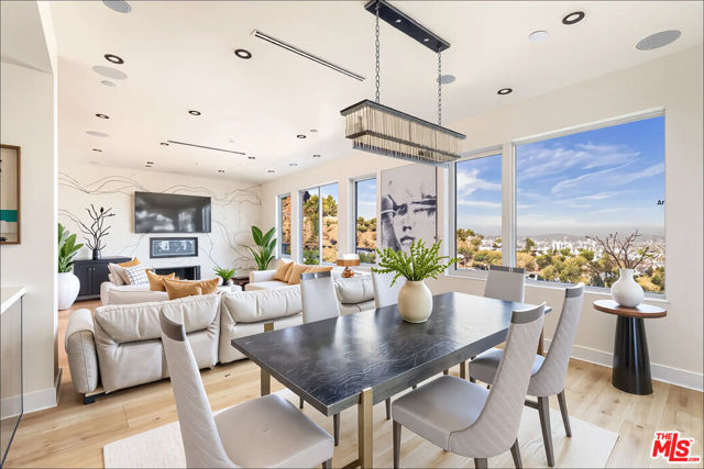 1610 Viewmont Drive, Los Angeles CA: https://media.crmls.org/mediaz/5abc008c-4134-4067-af26-e474bee31c98.jpg