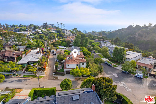 592 Radcliffe Avenue, Pacific Palisades, California 90272, 4 Bedrooms Bedrooms, ,4 BathroomsBathrooms,Single Family Residence,For Sale,Radcliffe,24426427