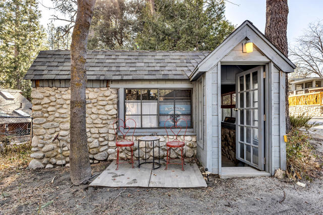 25585 Alderwood St Street, Idyllwild CA: https://media.crmls.org/mediaz/5abcf5a7-5645-4cba-9453-3f5d0ab2b0ee.jpg