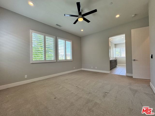 224 Follyhatch, Irvine CA: https://media.crmls.org/mediaz/5abd0d25-e4f5-4fb8-8208-3d9439ffcddf.jpg