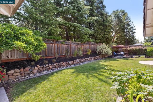 2232 Normandy Cir, Livermore CA: https://media.crmls.org/mediaz/5abd72d0-61ef-4095-944a-871e5b1e3dad.jpg