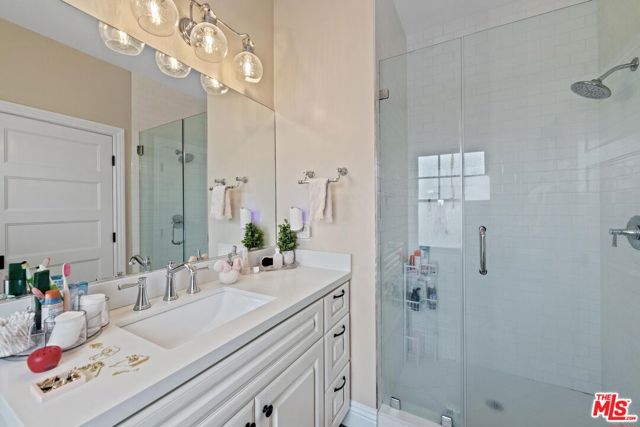 1238 S Bonnie Brae Street, Los Angeles CA: https://media.crmls.org/mediaz/5abd8841-3533-409d-9c76-789d76be4553.jpg