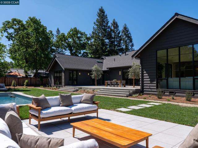 3364 Las Huertas Rd, Lafayette CA: https://media.crmls.org/mediaz/5abda96c-a4a9-477b-bddd-642dc14857cd.jpg