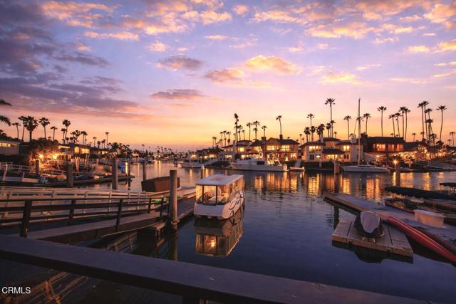 952 Peninsula Street, Ventura CA: https://media.crmls.org/mediaz/5abe6b81-d0ba-48d8-b40f-a7ec371bc192.jpg