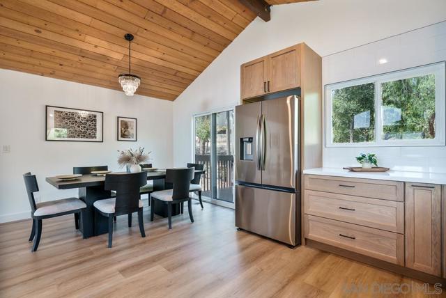 2927 Lawrence Ln, Escondido CA: https://media.crmls.org/mediaz/5abe864f-49b8-4e8e-8849-3f16246d9aa2.jpg
