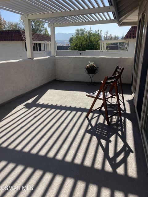 1223 Landsburn Circle, Westlake Village CA: https://media.crmls.org/mediaz/5abe9055-ca81-45e9-9764-33e5aa536f1d.jpg