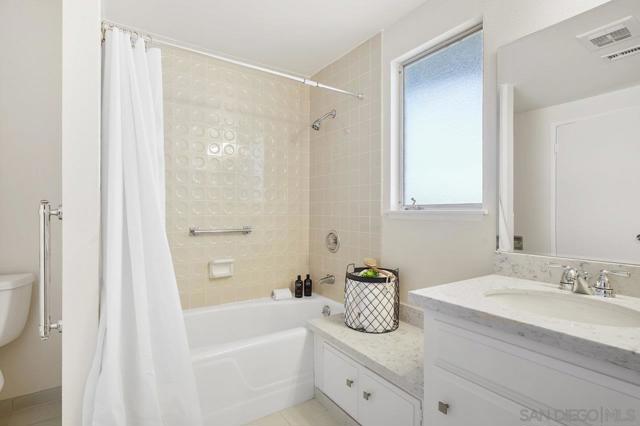 16736 Diego, San Diego CA: https://media.crmls.org/mediaz/5abf4aa1-4fc2-442a-9e02-f704401e54e1.jpg