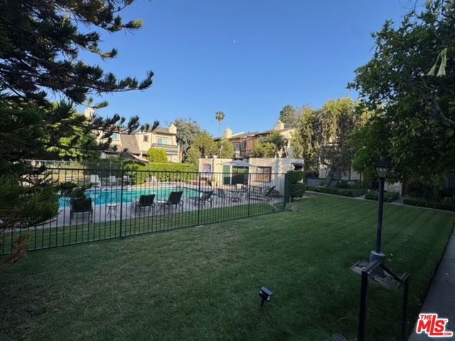 13609 Valerio Street, Van Nuys CA: https://media.crmls.org/mediaz/5abf64eb-7941-46f8-8df2-6259401179d5.jpg