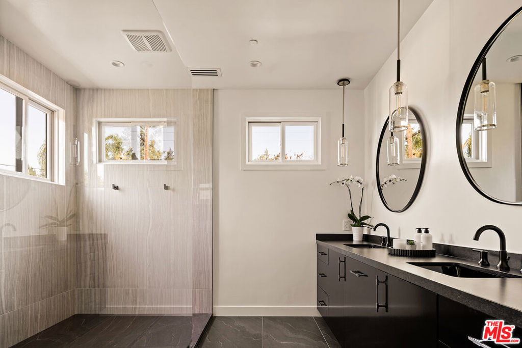 4658 Mary Ellen AvenueSherman Oaks img 23
