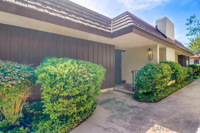 4402 Collwood Ln, San Diego CA: https://media.crmls.org/mediaz/5abff288-a162-4330-8e25-d09561be1568.jpg