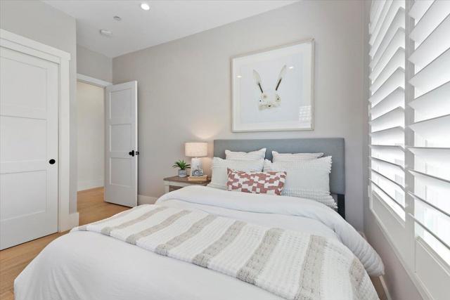 900 Roble Avenue, Menlo Park CA: https://media.crmls.org/mediaz/5ac02a6a-f946-4272-9b02-28c17188412c.jpg