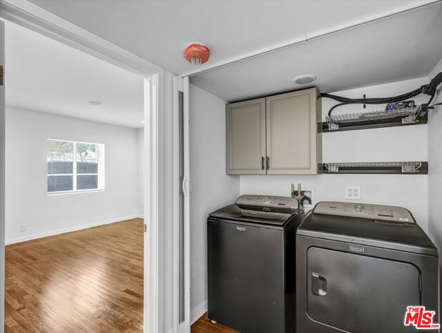754 N Croft Avenue, Los Angeles CA: https://media.crmls.org/mediaz/5ac0c10d-be9c-4fc5-9ba6-d2f69fe1a28d.jpg