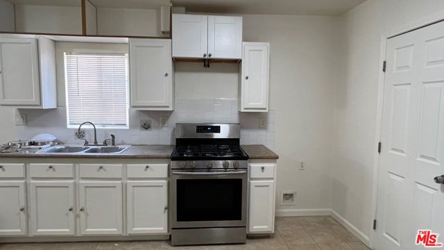 19040 Bassett Street, Reseda CA: https://media.crmls.org/mediaz/5ac0f38b-e021-4675-9254-5fa806d1f366.jpg