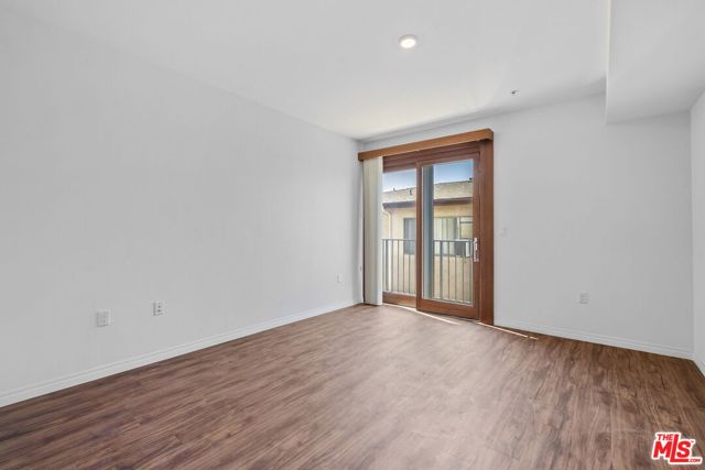 5245 Santa Monica Boulevard, Los Angeles CA: https://media.crmls.org/mediaz/5ac104a4-62f4-4600-a96d-3afad90eecea.jpg