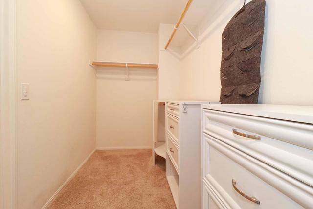 Image 23 of 48 For 44644 Melkesian Boulevard