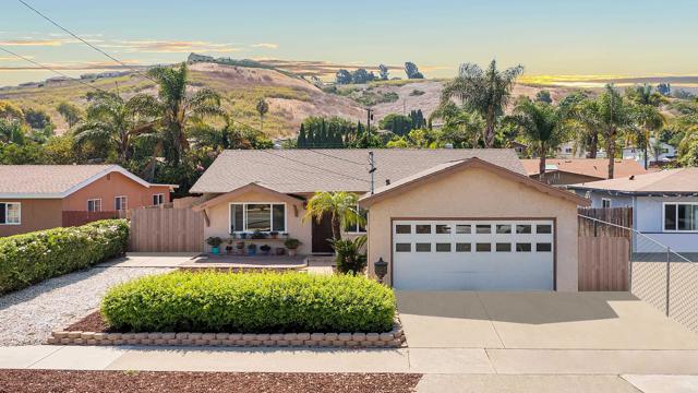 Detail Gallery Image 1 of 1 For 3253 Carolyn Cir, Oceanside,  CA 92054 - 3 Beds | 2 Baths