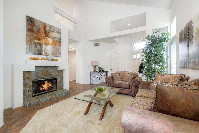 12127 Corte Napoli, San Diego CA: https://media.crmls.org/mediaz/5ac18919-0fa0-43c5-8ff4-62166f693045.jpg