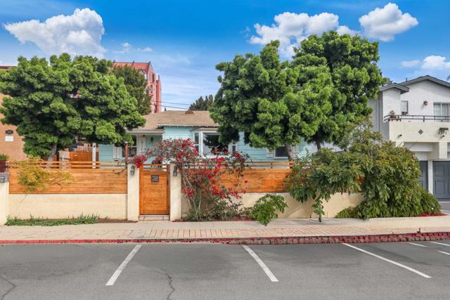 4375 77 Arizona St, San Diego CA: https://media.crmls.org/mediaz/5ac1a6b0-01c5-4312-a1cd-9be6ddff1c2a.jpg