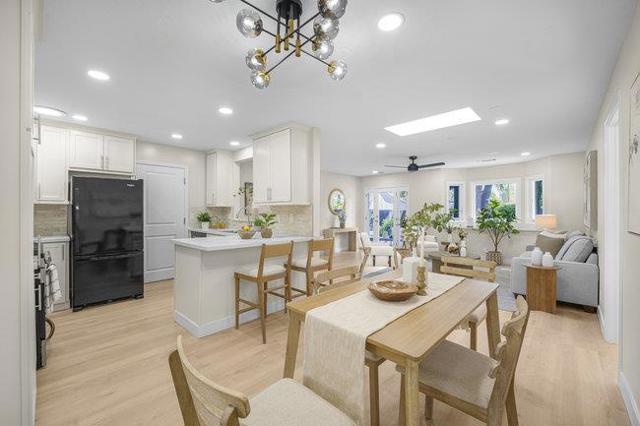 362 N Murphy Avenue, Sunnyvale CA: https://media.crmls.org/mediaz/5ac1abfb-d5a0-4efb-85d8-1750fa2bfcc6.jpg