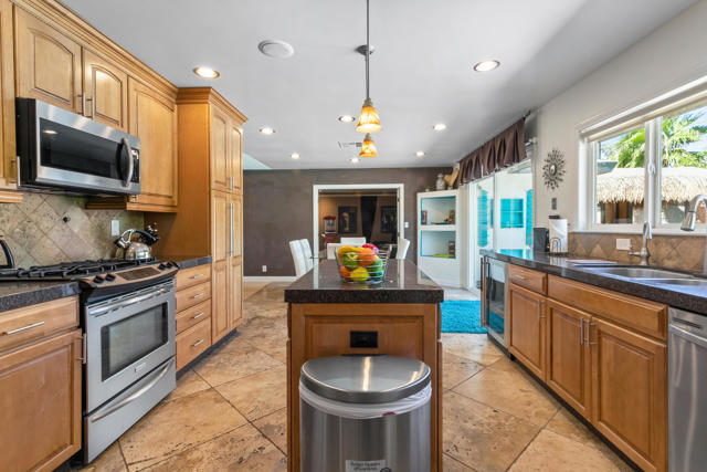 Image 19 of 77 For 502 Molino Road