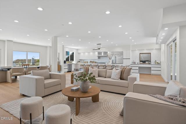 2407 Sunset Drive, Ventura CA: https://media.crmls.org/mediaz/5ac24cb6-c5c2-4a5d-8b11-ecc190484fec.jpg