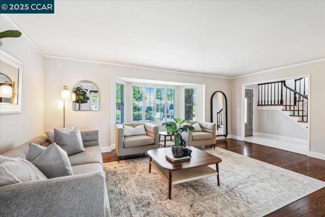 739 Devils Drop Ct, Richmond CA: https://media.crmls.org/mediaz/5ac25174-88e4-417d-8dc4-70b8028ab457.jpg