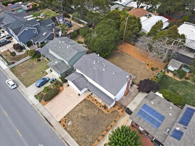 621 Monterey Avenue, Capitola CA: https://media.crmls.org/mediaz/5ac2793d-7456-4dff-8475-209065b01b22.jpg