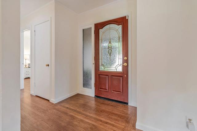 18 Queen Anne Court, Millbrae CA: https://media.crmls.org/mediaz/5ac306e2-6bda-4e94-af9d-9c6dbad6ae5e.jpg