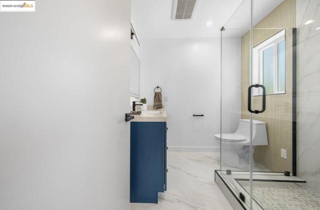 713 Midcrest Way, El Cerrito CA: https://media.crmls.org/mediaz/5ac30fb8-d426-4e40-82b8-dab851c44647.jpg