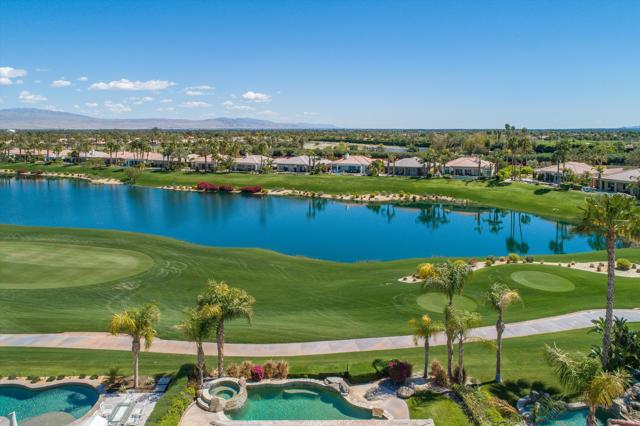 51686 Via Sorrento, La Quinta CA: https://media.crmls.org/mediaz/5ac312b4-b8a4-4140-a7bc-cc06bfbcea77.jpg