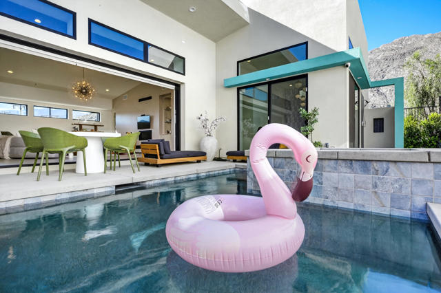 795 Obsidian W Loop, Palm Springs CA: https://media.crmls.org/mediaz/5ac32f8d-0c44-48a4-88c0-cc5537b30143.jpg