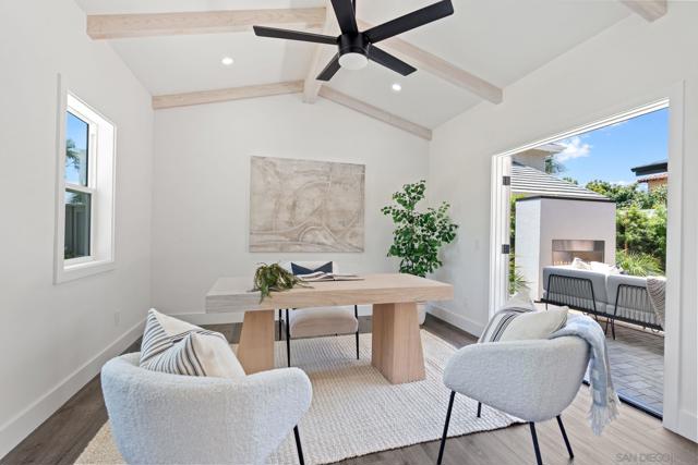 1384 Cynthia Ln, Carlsbad CA: https://media.crmls.org/mediaz/5ac34fa3-7796-4125-8a4f-c6e362ac5311.jpg