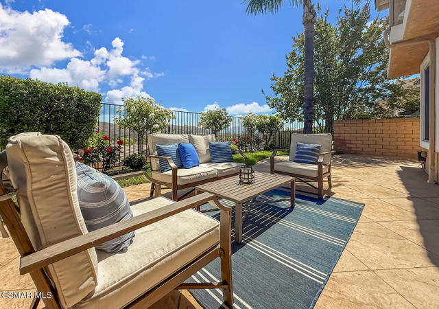 3030 Hollycrest Avenue, Thousand Oaks CA: https://media.crmls.org/mediaz/5ac3bece-328b-4852-810e-015b15bd2ea2.jpg