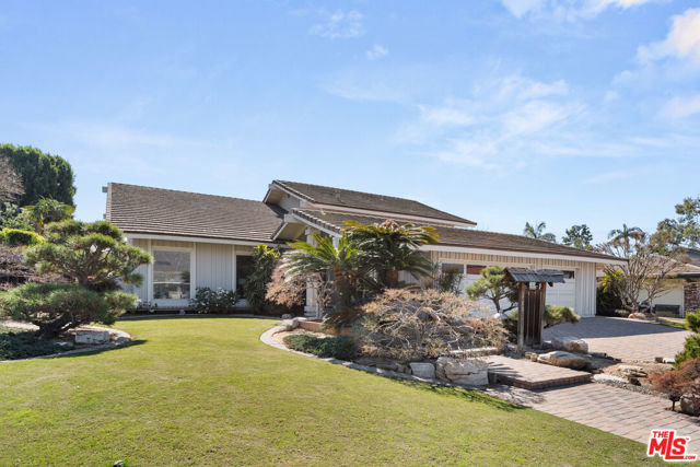 17992 Huntington Circle, Villa Park CA: https://media.crmls.org/mediaz/5ac4a4e7-2b9b-45ec-aaf8-19b28a5e4993.jpg