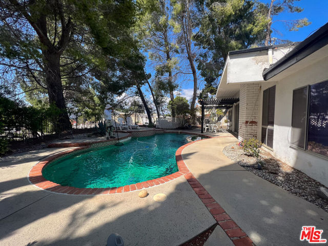 21626 Cezanne Place, Woodland Hills CA: https://media.crmls.org/mediaz/5ac59934-82a2-4b76-b4bd-f8c57cdf290f.jpg