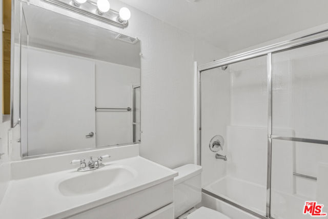 2121 Beloit Avenue, Los Angeles CA: https://media.crmls.org/mediaz/5ac5b7aa-cb5c-45b0-b232-17802a905e61.jpg