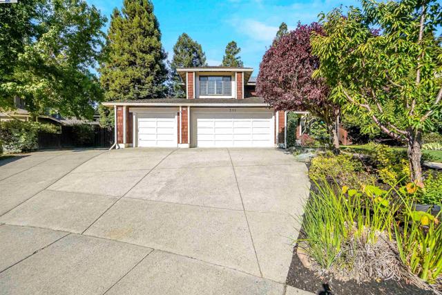 311 Andros Dr, San Ramon CA: https://media.crmls.org/mediaz/5ac672f9-cdbf-4c7e-97ac-54fd7250b372.jpg